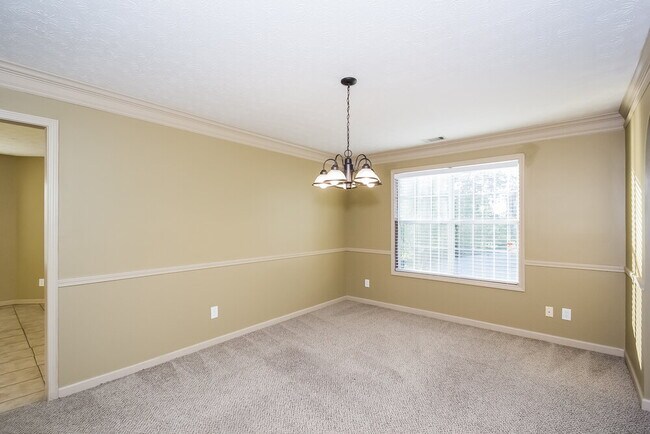 Foto del edificio - 5028 Burling Mill Dr
