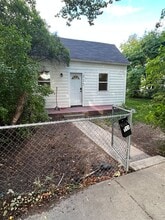 Building Photo - 117 7th Ave W