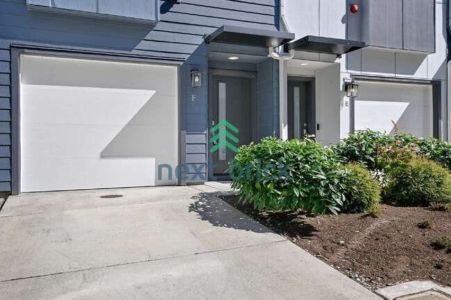 Building Photo - "Spacious 3-Bedroom Townhouse in Bothell with 3.5 Baths and 1596 Sq Ft of Comfort!"