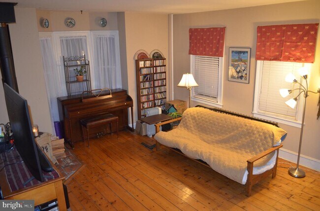 Building Photo - 208 Morrison Ave