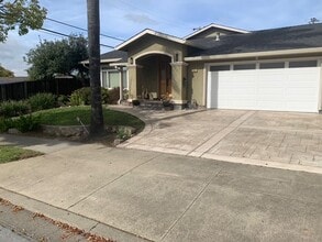 Building Photo - 2061 Mento Dr