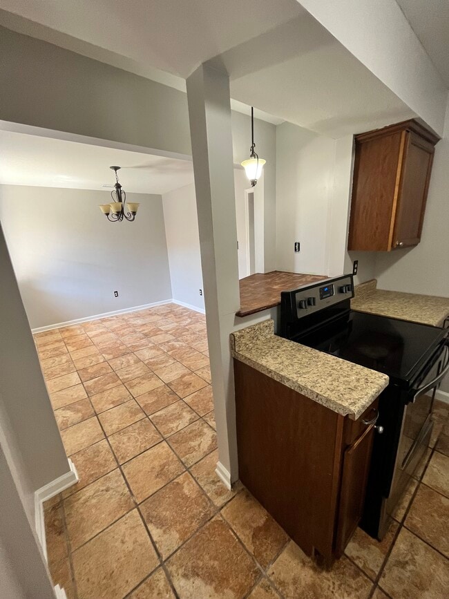 Dinning Room - 1520 Owens Blvd