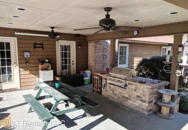 Building Photo - 6 br, 3 bath House - 727 Hillwood Drive