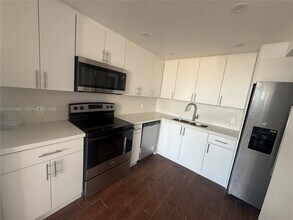 Building Photo - 2025 NE 164th St