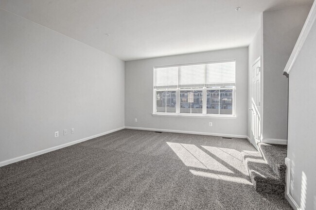 Building Photo - 1057 Flint Ct