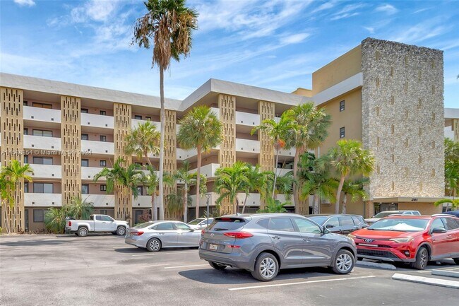 Foto del edificio - 301 Golden Isles Dr