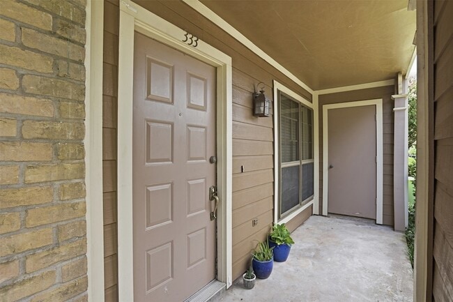 Foto del edificio - 1860 White Oak Dr