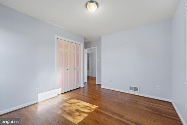 Building Photo - 7918 Jansen Dr