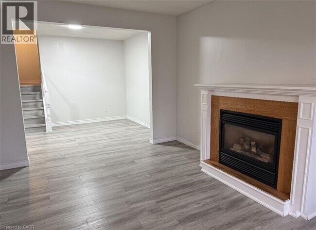 Building Photo - 467 Drummerhill Crescent