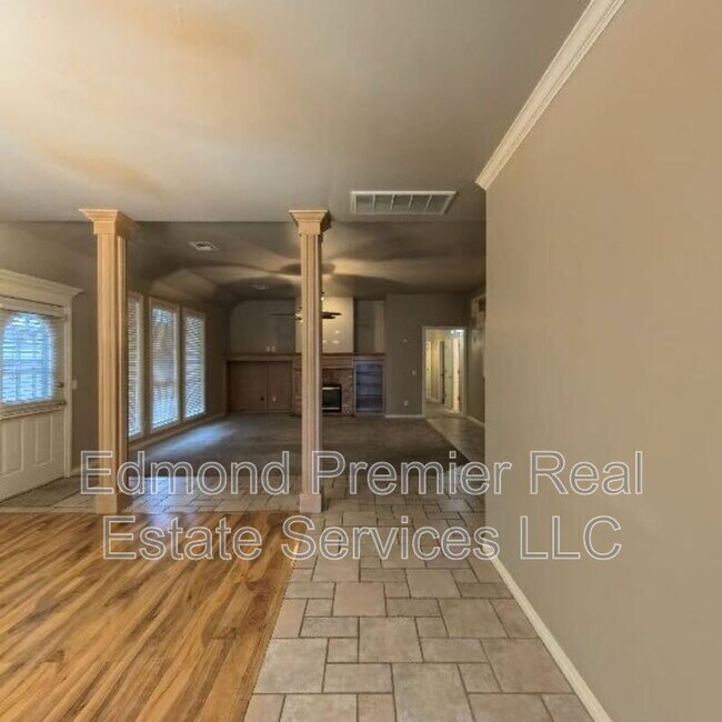 Foto del edificio - 14001 Arapaho Rd