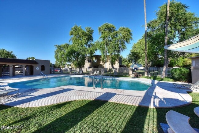 Building Photo - 8067 E Glenrosa Ave