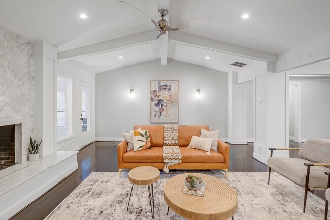 Foto del edificio - 9667 Timberleaf Dr