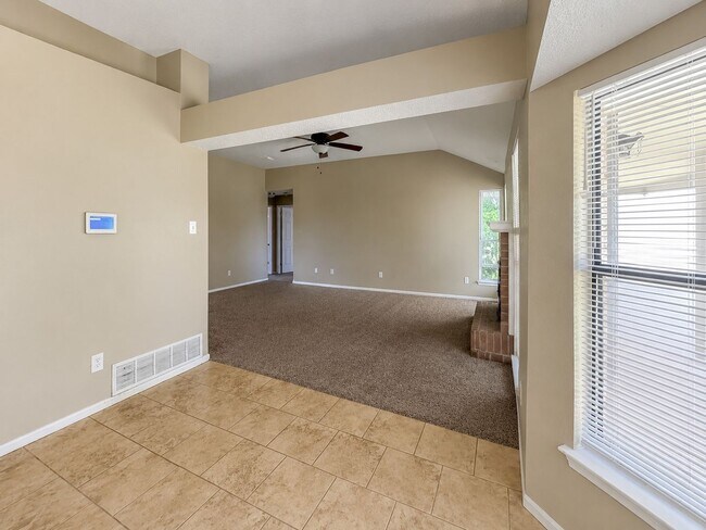 Building Photo - 4-Bedroom Home with Spacious Backyard in Stratford Estates