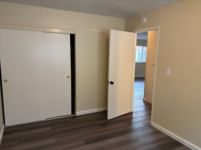 Building Photo - 201-205 N Vecino Dr