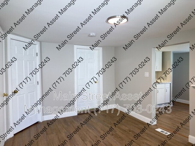Building Photo - 576 2nd St