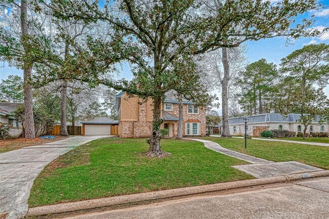 Building Photo - 610 Magic Oaks Dr