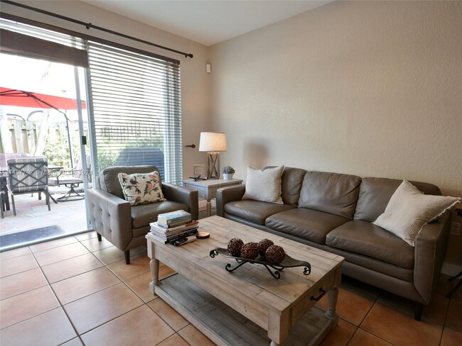 Foto del edificio - 7321 NW 174th Ter