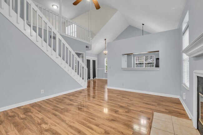 Foto del edificio - 5904 Colchester Dr