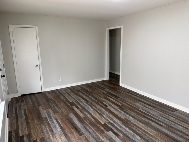 Building Photo - 53 Cloverdale St