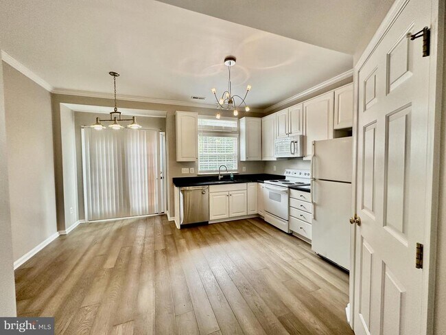 Foto del edificio - 44203 Litchfield Terrace