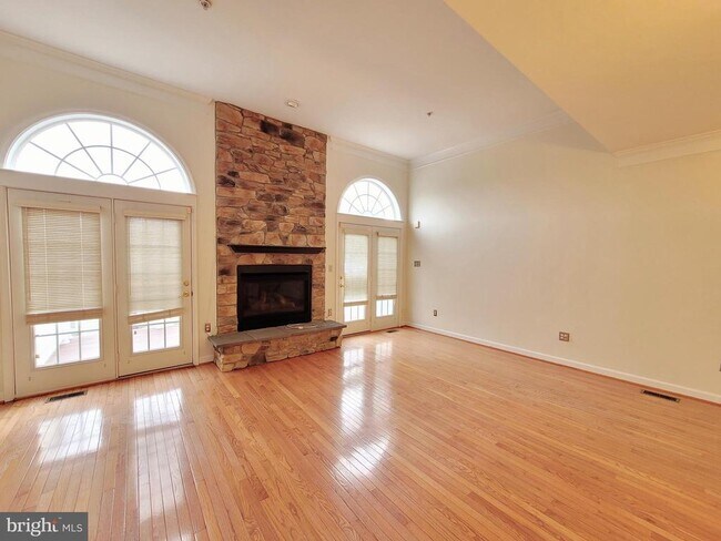 Building Photo - 8809 Lew Wallace Rd