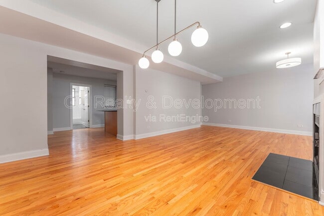 Building Photo - 816 W Sunnyside Ave