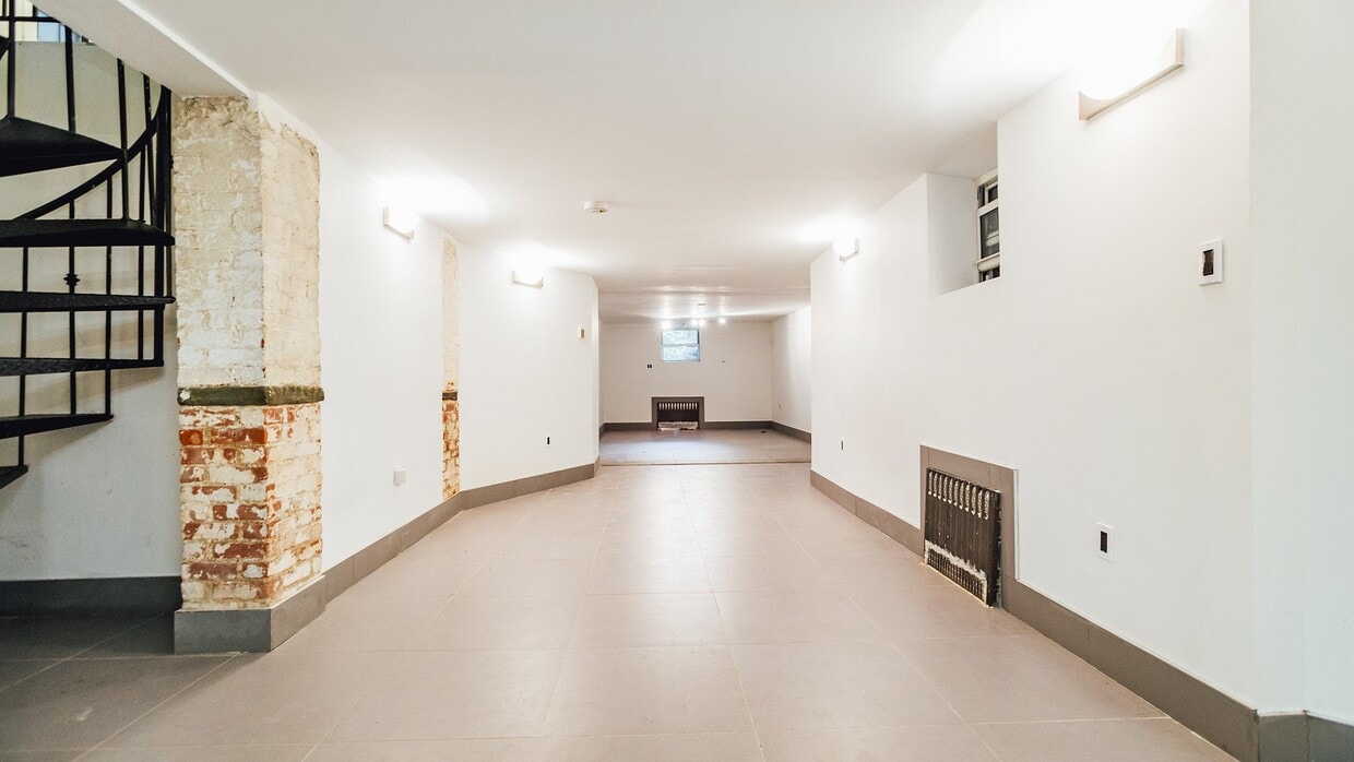 Photo - 1154 Gates Ave (Brooklyn, NY)