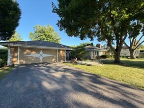 Building Photo - 37235 N Hillside Dr
