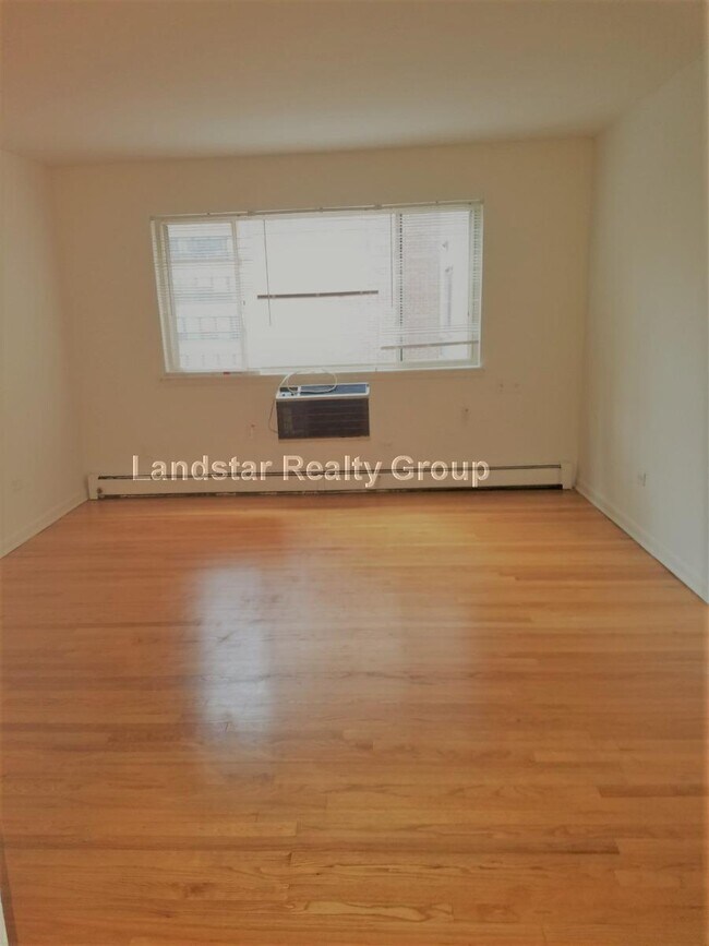 Foto del edificio - 5730 N Sheridan Rd