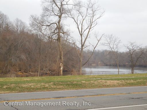 Building Photo - 2021 Riverside Dr