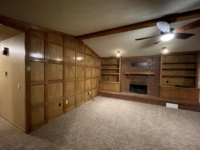 Photo - 11 N Lockeport Dr House