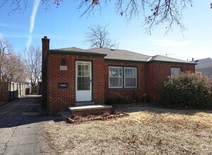 Building Photo - 528 N Pershing St