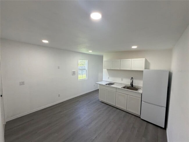 Building Photo - 3405 N 13th St