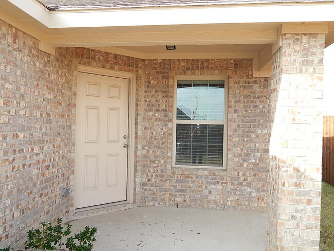Building Photo - 1217 River Oak Ln