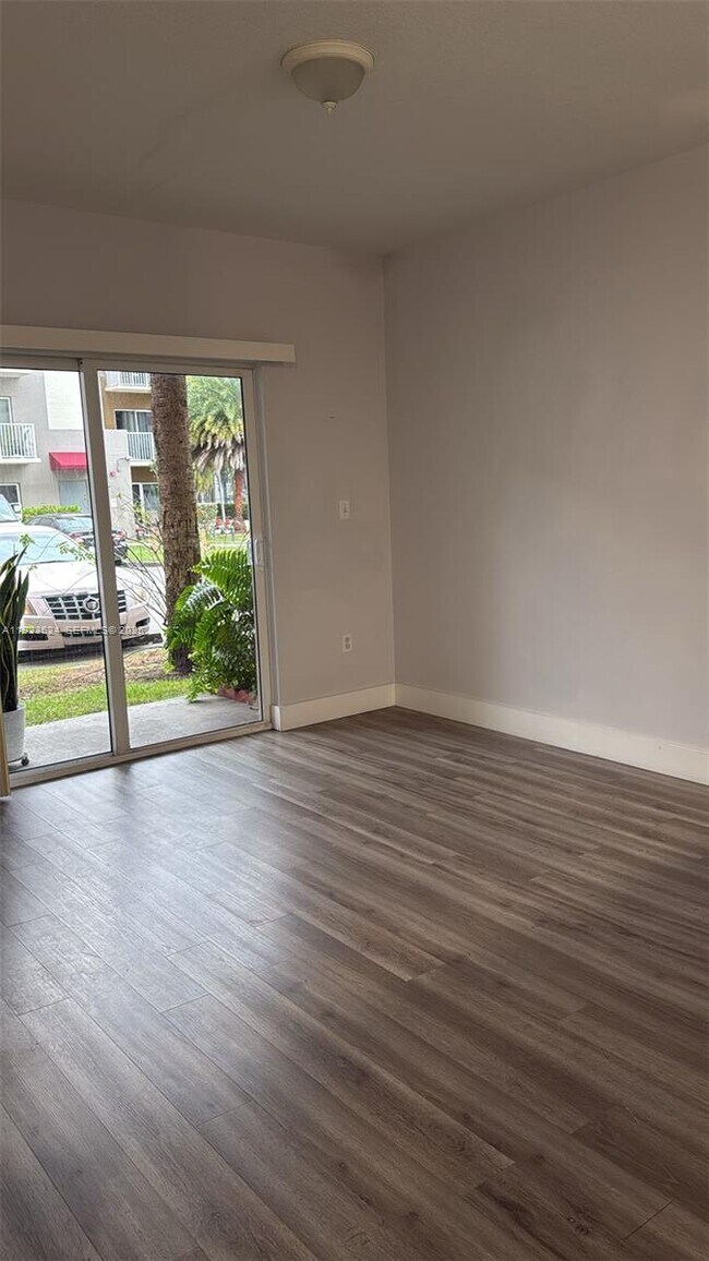 Foto del edificio - 11060 SW 196th St