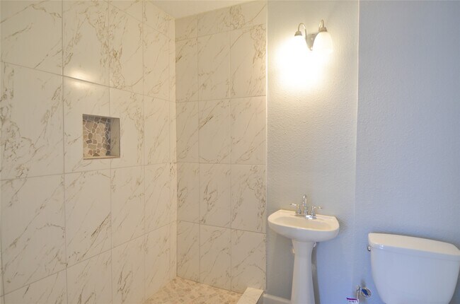 Foto del edificio - 103 Cosmos St