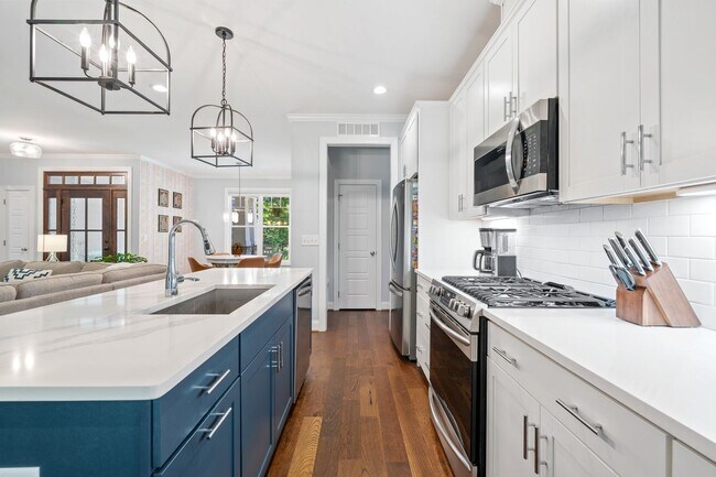 Building Photo - Welcome to your private retreat offering c...