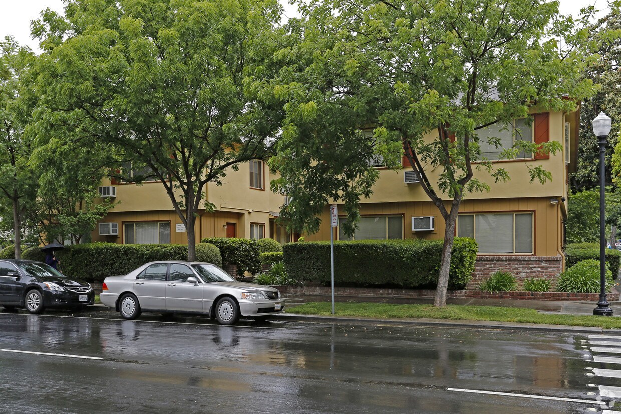 Foto del edificio - 1731 N St