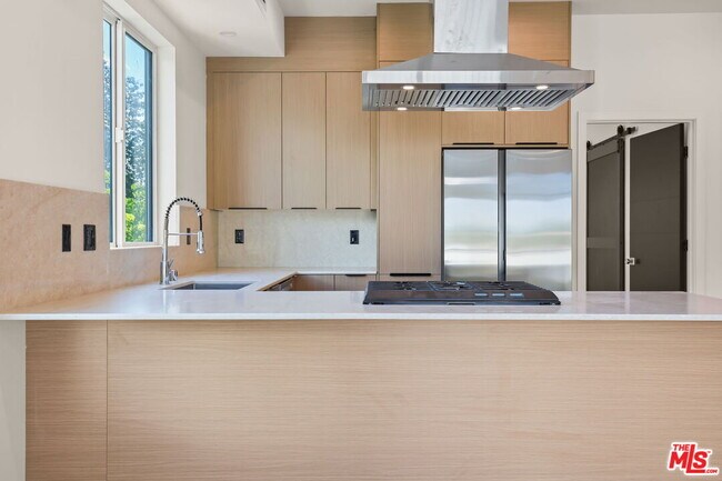 Foto del edificio - 2135 S Longwood Ave