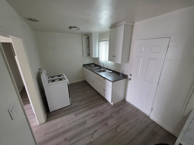 Building Photo - 2760 E. 57th St.