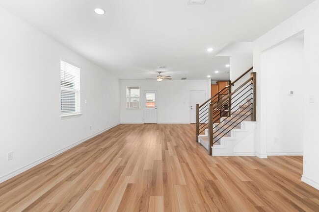 Building Photo - 223 Flowers Ave