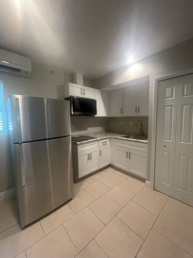 Building Photo - 2446 Quail Hollow Ave