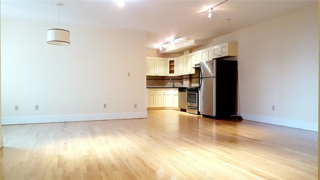 Building Photo - 126 4th Ave