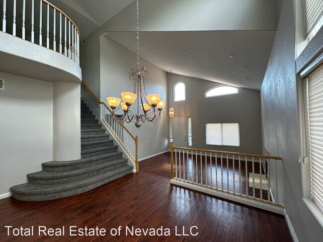 Foto del edificio - 5 br, 3.5 bath House - 470 Mission Springs St