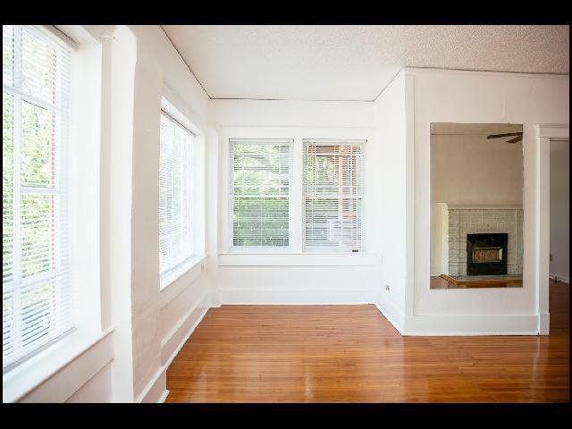 Building Photo - 312 Barton St