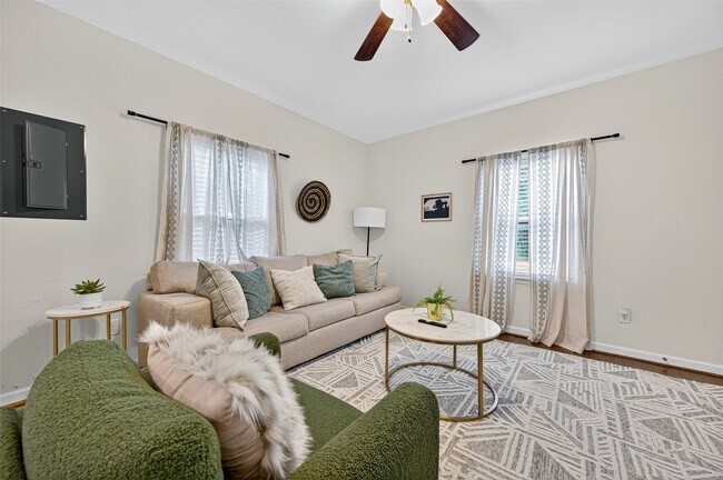 Foto del edificio - 2212 Rosewood St