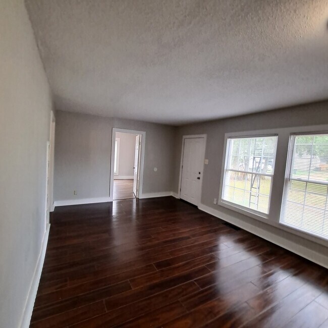 Building Photo - 1762 Ozan St