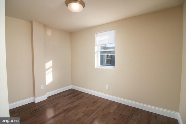 Foto del edificio - 628 N 42nd St