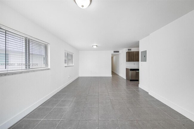 Building Photo - 740 81st St