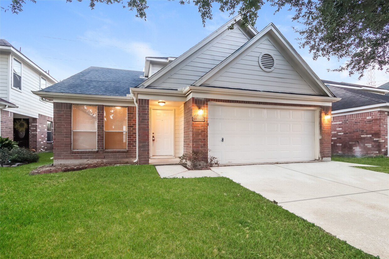 Foto principal - 2219 Hadden Hollow Dr